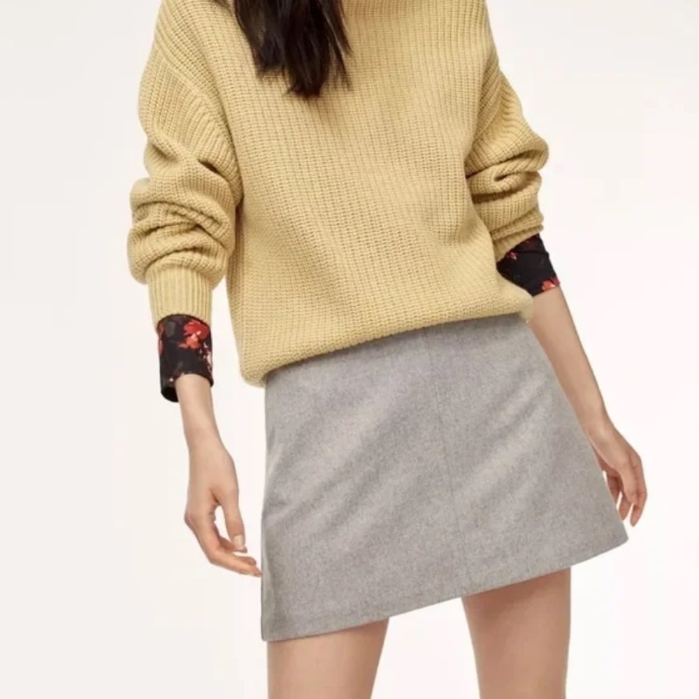 [8/10] Wilfred Aritzia Light Grey Neutral Wool Mini Skirt Winter Evening Outfit